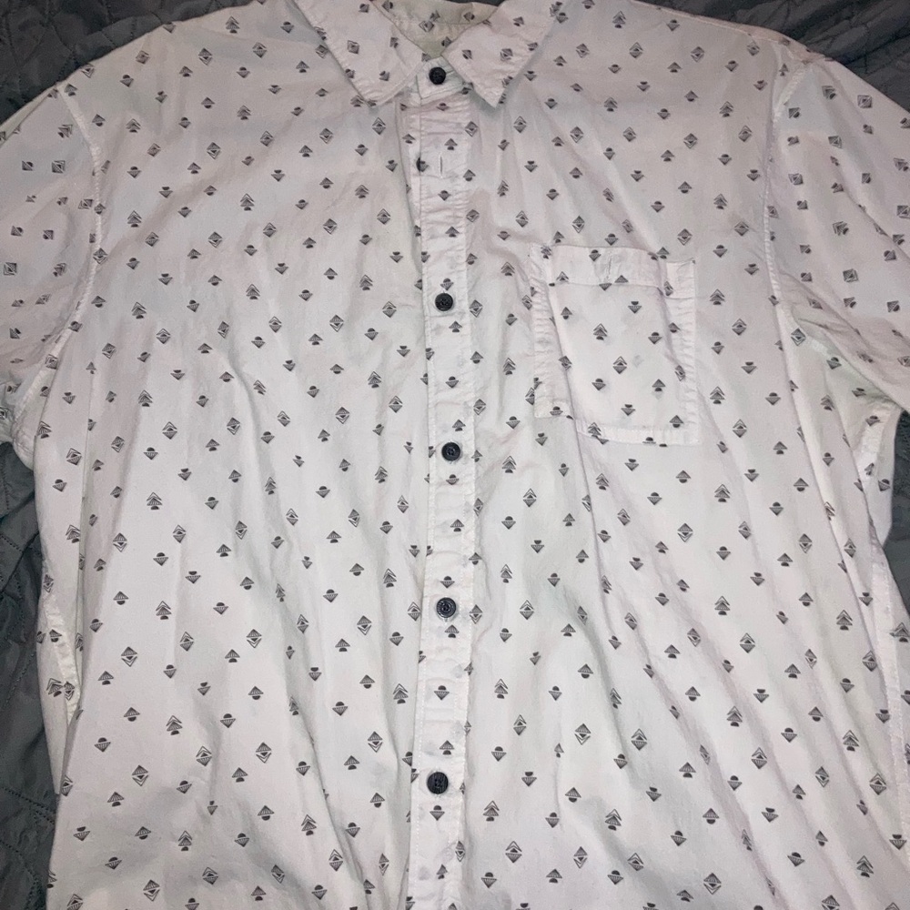 Casual White Patterned Button Down Shirt